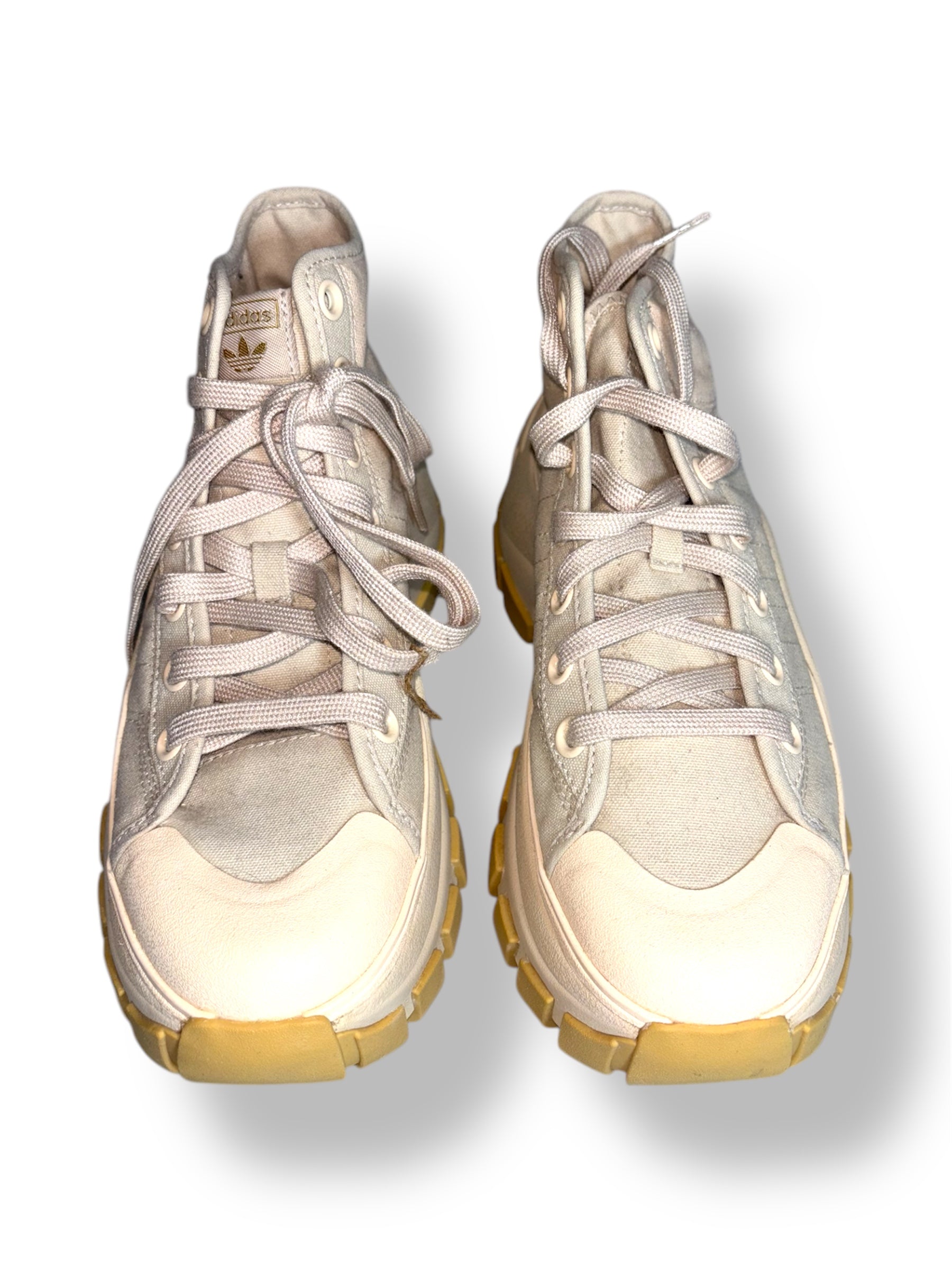 Zapatillas Adidas modelo Nizza Hi XY22 de color beige
