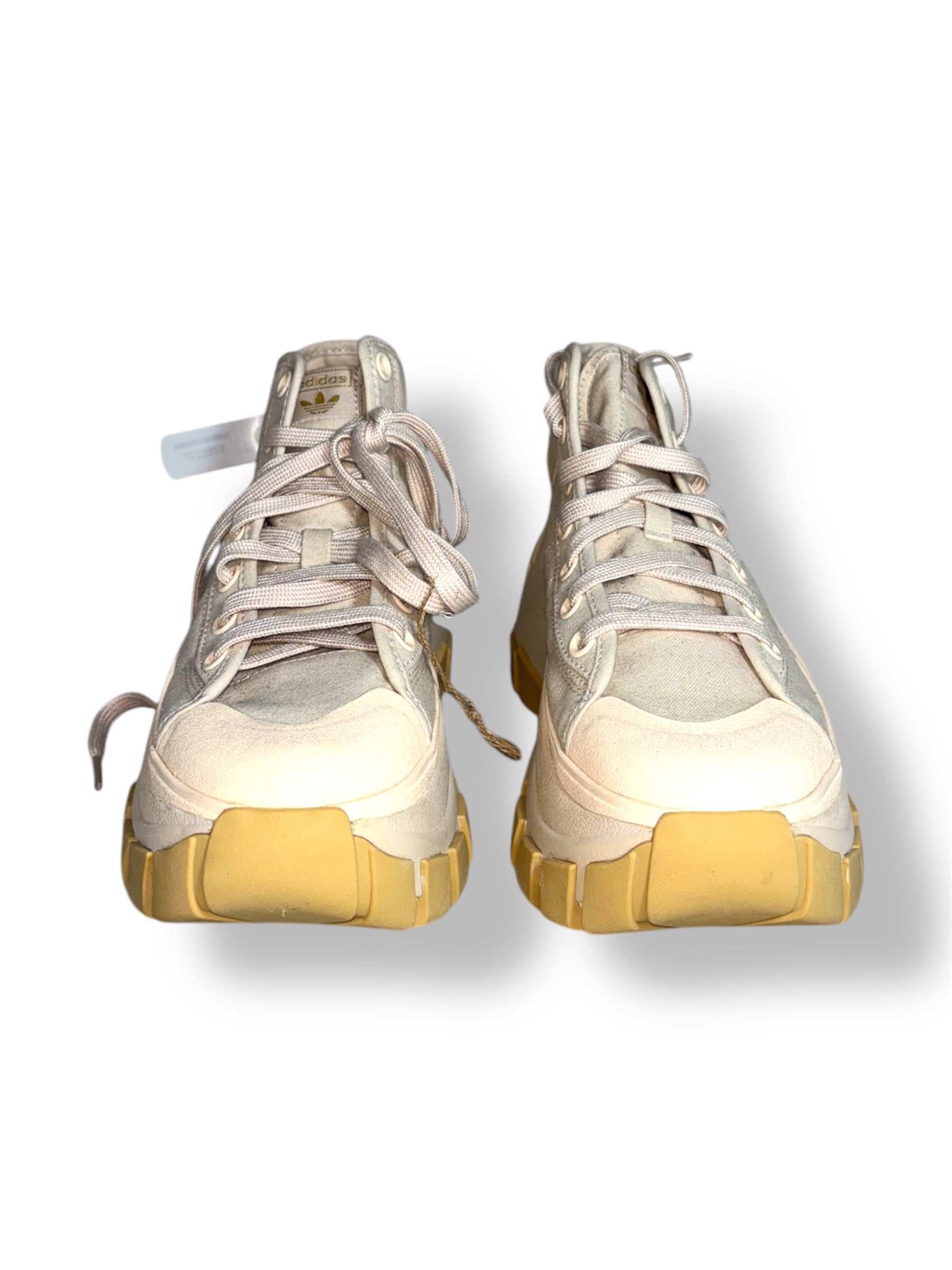 Zapatillas Adidas modelo Nizza Hi XY22 de color beige