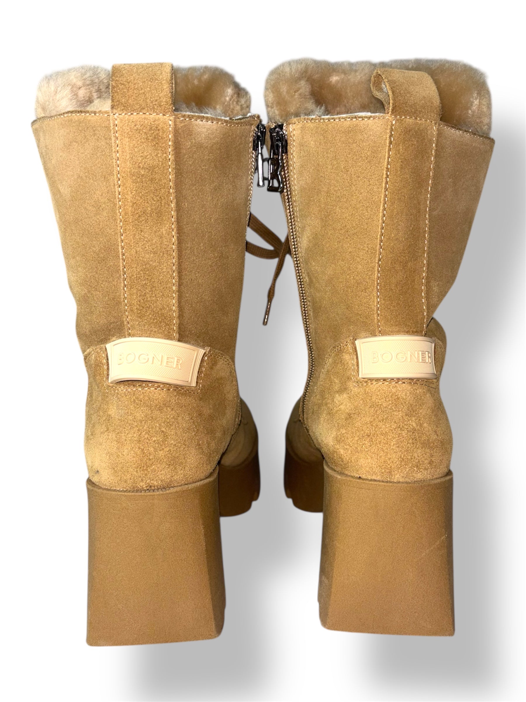 Botines Bogner beige de ante forrados con borrego