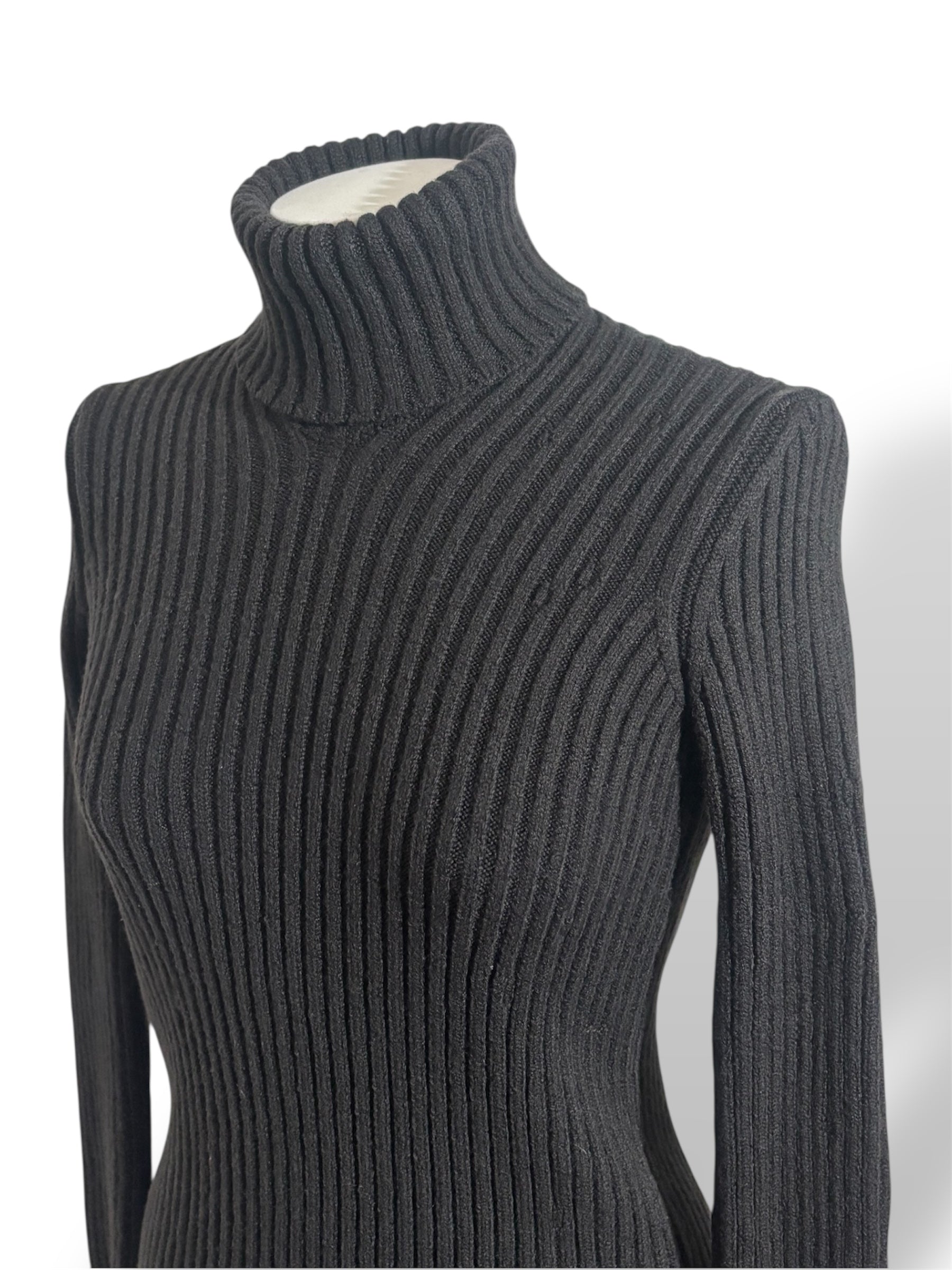 Jersey de Cuello Alto Bottega Veneta en Punto de Canalé con Espalda Abierta Cut-Out
