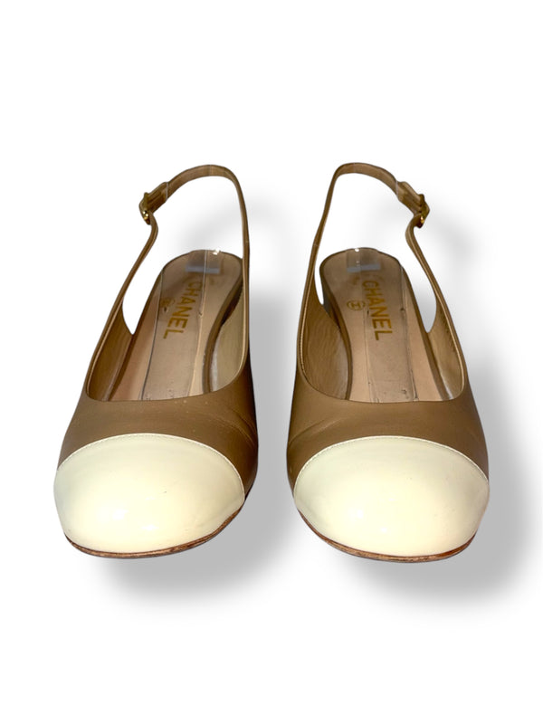 Zapatos Chanel bicolor beige y blanco destalonado