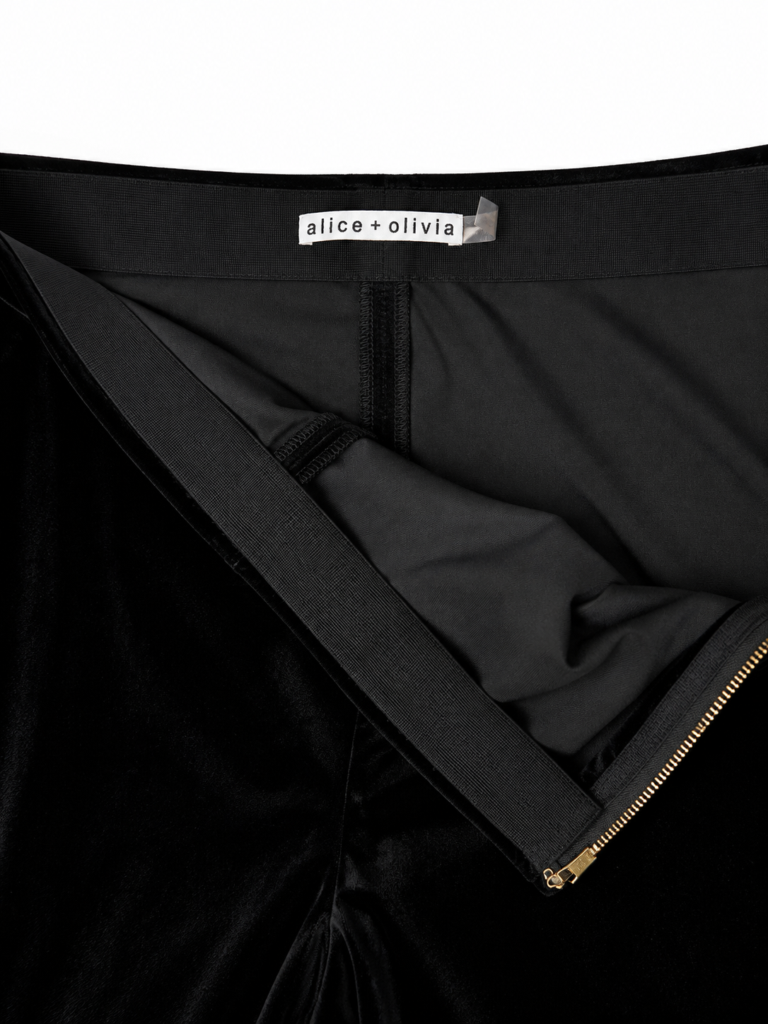 Pantalón acampanado Alice + Olivia de terciopelo negro – Años 2010