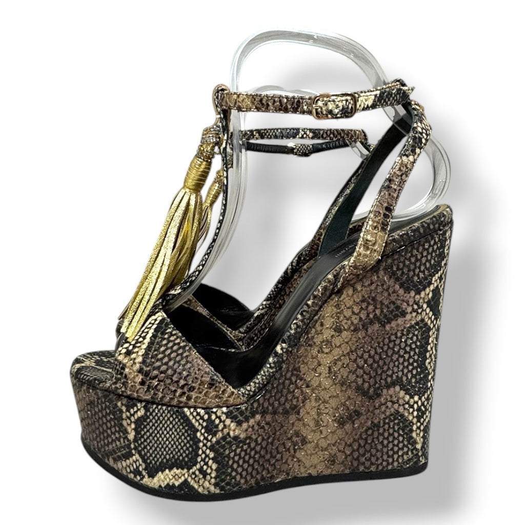 Sandalias de Cuña Roberto Cavalli en Piel de Serpiente y Borlas Doradas de Lujo