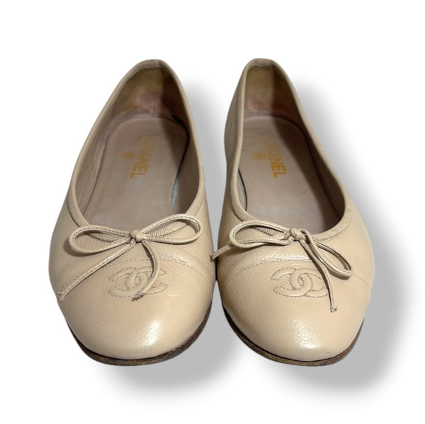 Bailarinas Chanel Clásicas de Cuero Beige (Restauradas) – Calzado Pre-loved de Lujo