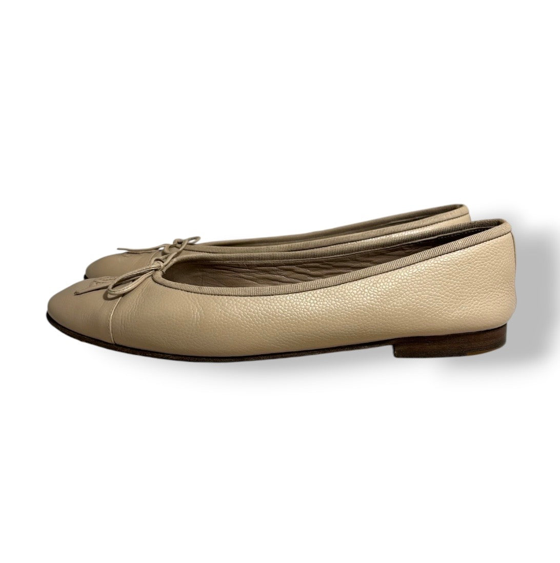 Bailarinas Chanel Clásicas de Cuero Beige (Restauradas) – Calzado Pre-loved de Lujo
