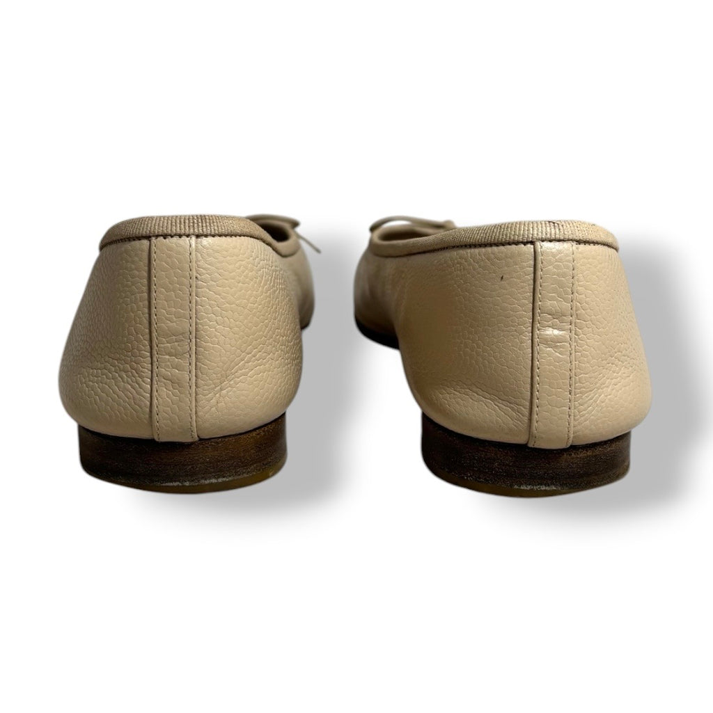 Bailarinas Chanel Clásicas de Cuero Beige (Restauradas) – Calzado Pre-loved de Lujo