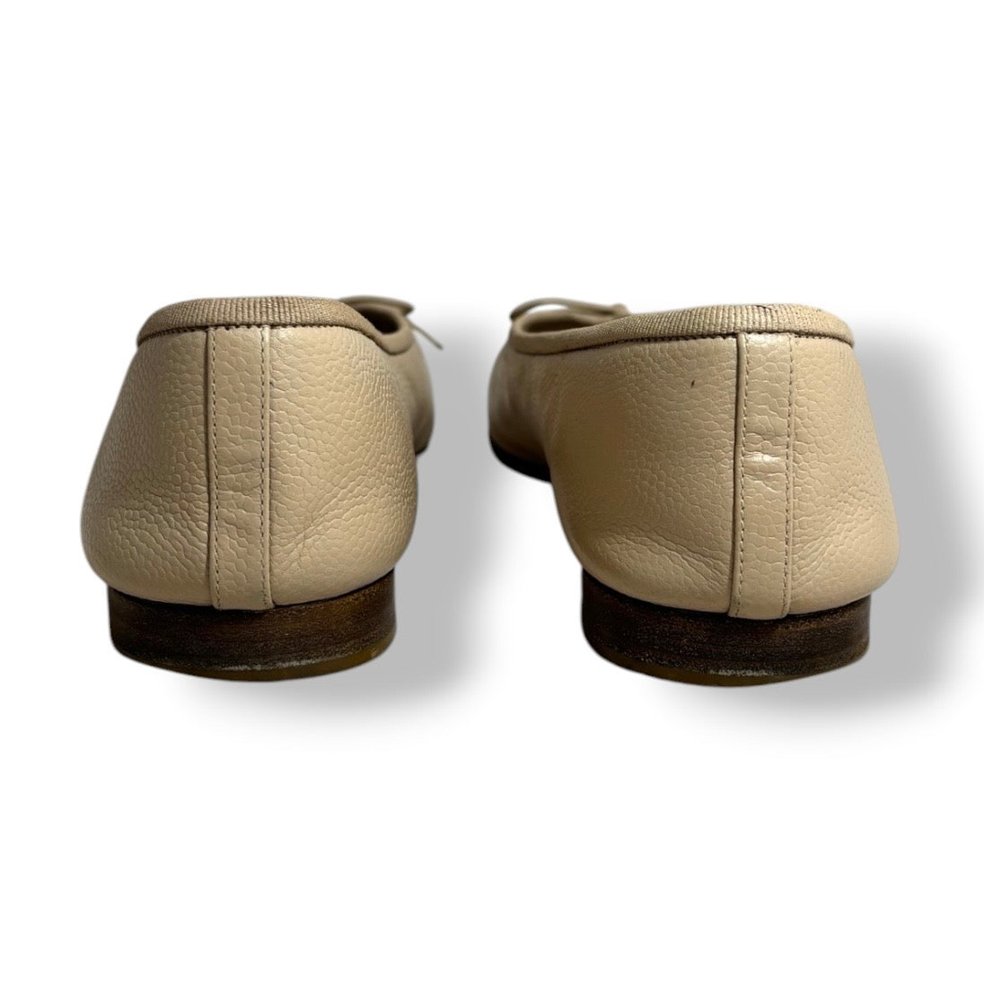 Bailarinas Chanel Clásicas de Cuero Beige (Restauradas) – Calzado Pre-loved de Lujo