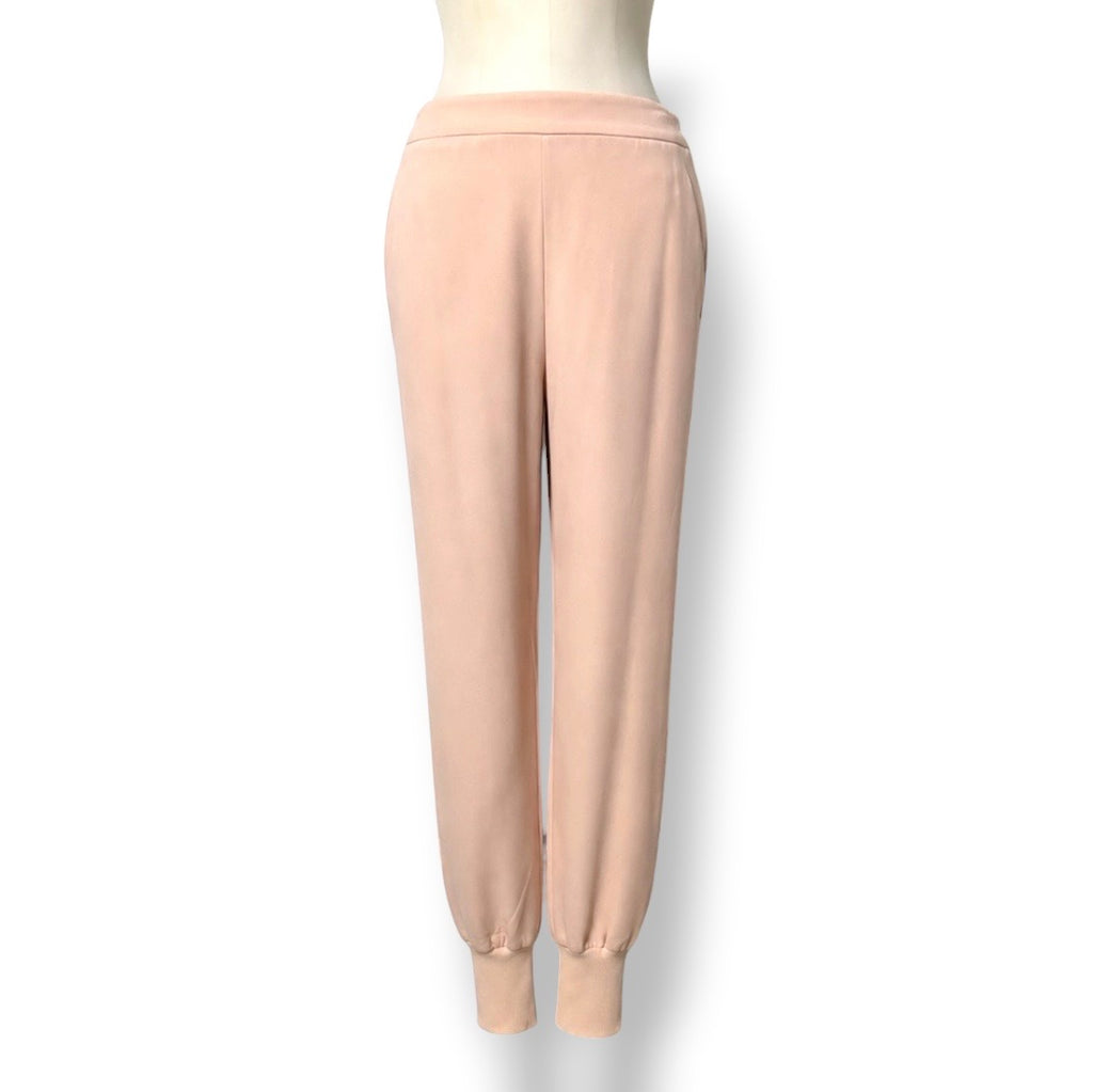 Pantalón Jogger Stella McCartney en Rosa Empolvado: Lujo Sostenible y Confort Premium