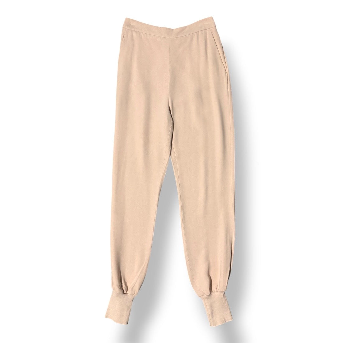 Pantalón Jogger Stella McCartney en Rosa Empolvado: Lujo Sostenible y Confort Premium
