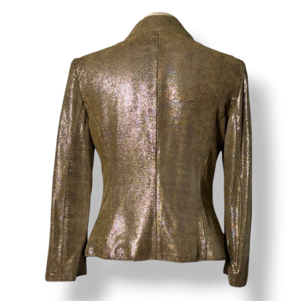 Chaqueta de Piel Metalizada Dorada de Armani Collezioni: Una Obra de Arte de la Sastrería Italiana