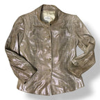 Chaqueta de Piel Metalizada Dorada de Armani Collezioni: Una Obra de Arte de la Sastrería Italiana
