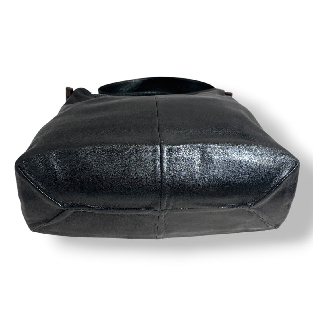 Bolso de Hombro Hobo Loewe en Piel Napa Negra: Elegancia Minimalista Vintage