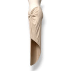 Falda Maxi Drapeada con Nudo de Marika Vera – Sensualidad y Elegancia Asimétrica