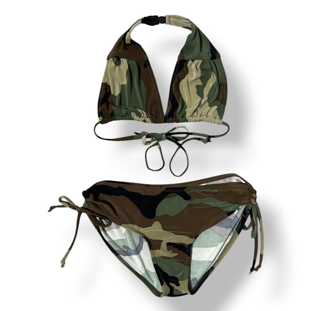 Bikini de Dos Piezas Norma Kamali en Estampado Camuflaje Olive Camo