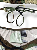 Bikini de Dos Piezas Norma Kamali en Estampado Camuflaje Olive Camo