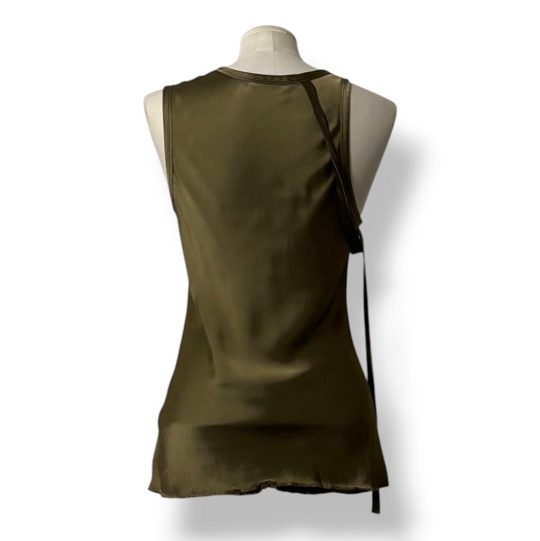 Top de Satén Verde Oliva Helmut Lang – Camiseta Sin Mangas Minimalista
