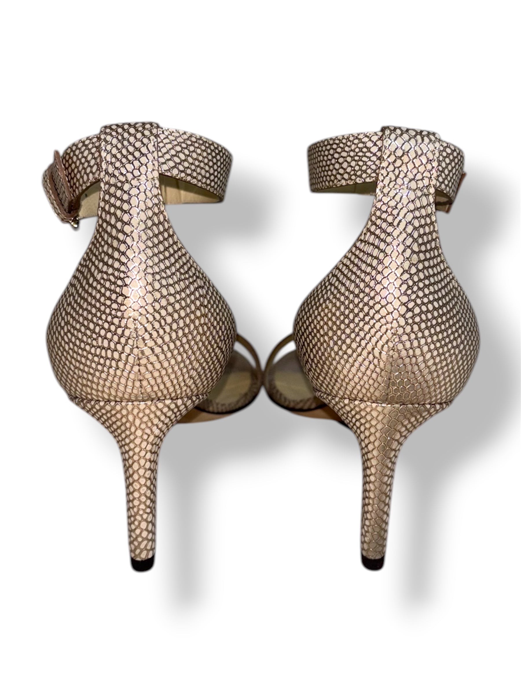 Consigue la Máxima Elegancia y Confort con las Sandalias Jimmy Choo de Efecto Pitón
