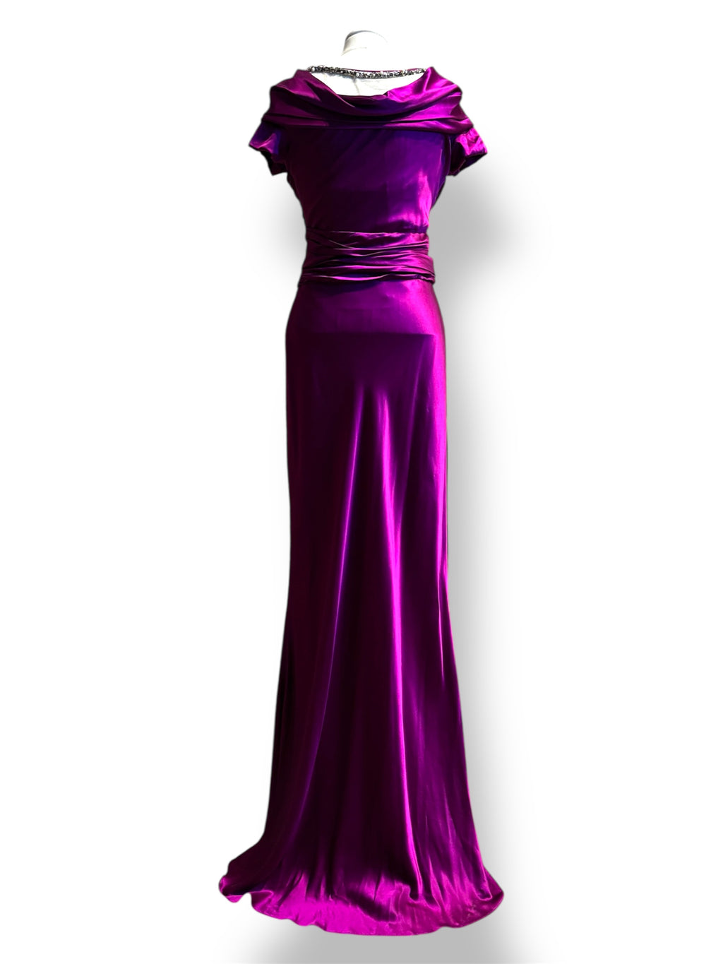 Vestido de noche Moschino en satén fucsia con escote joya bordado