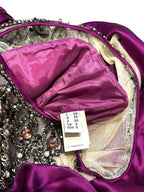 Vestido de noche Moschino en satén fucsia con escote joya bordado