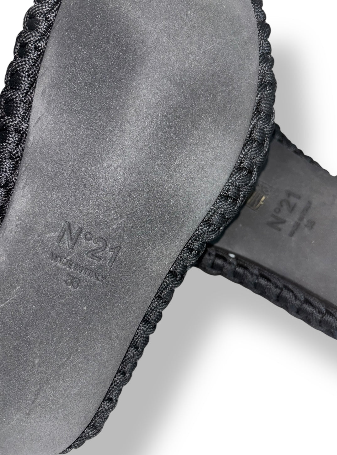 Sandalias de Plataforma Plana Nº21 en Cuerda Trenzada Negra – Slides de Lujo Italianas