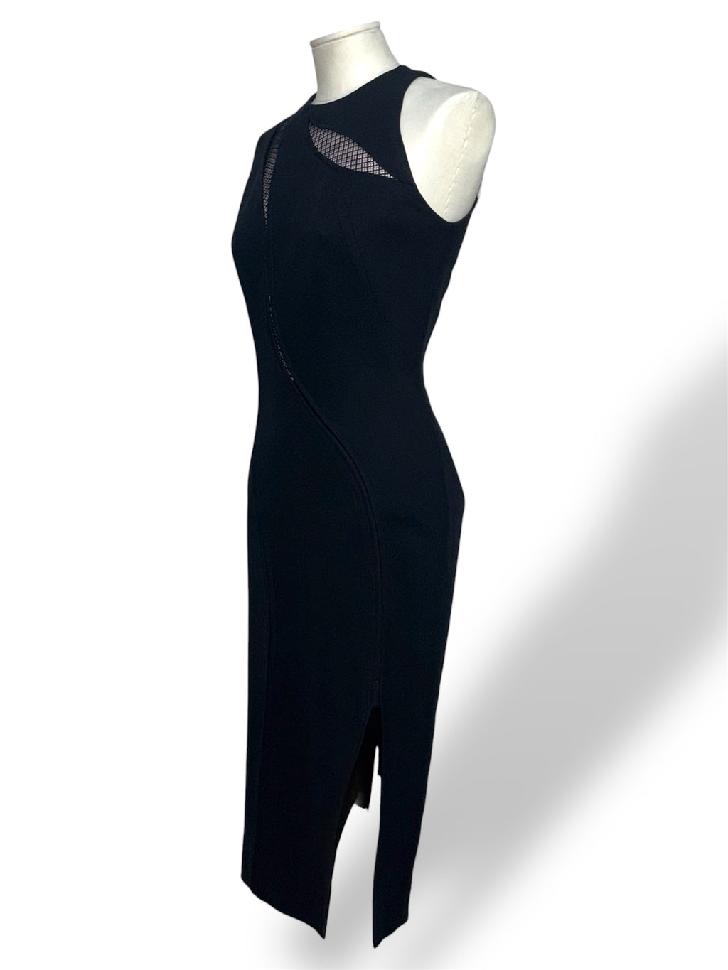 Vestido ajustado y estructurado de Victoria Beckham con paneles de malla