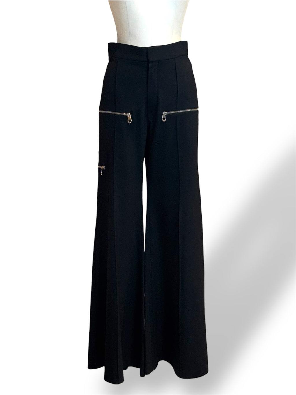 Pantalón Chloé negro de tiro alto con pernera flare y cremalleras