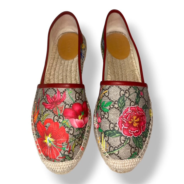 Alpargatas Gucci GG Supreme "Flora" con Ribete de Piel Rojo