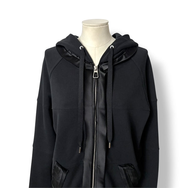 Sudadera de Lujo AZ Factory con Capucha y Detalles Satinados