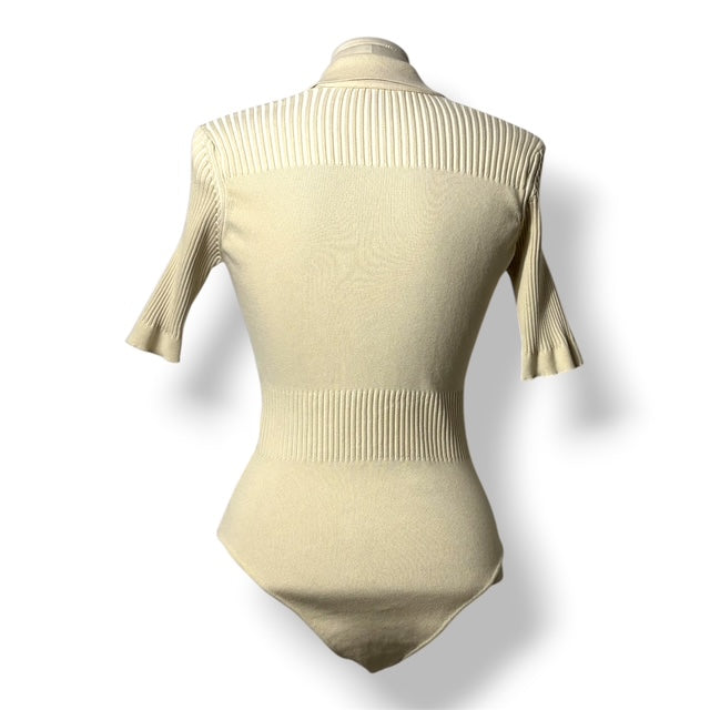 Body de Punto Jacquemus "Le Body Yauco" con Cuello Polo – Crema