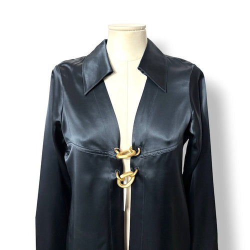 Blusa de Satén Azul Oscuro Cult Gaia con Cierre Frontal de Eslabones Dorados