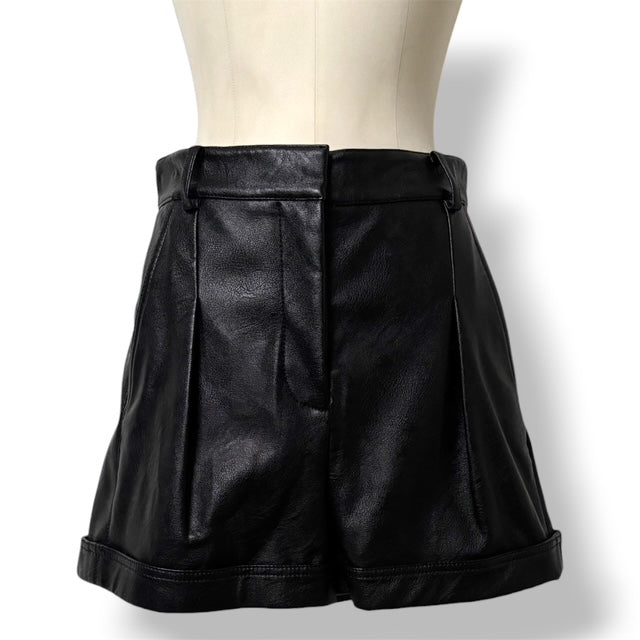 Shorts de Piel Vegana Stella McCartney – Negro Elegante