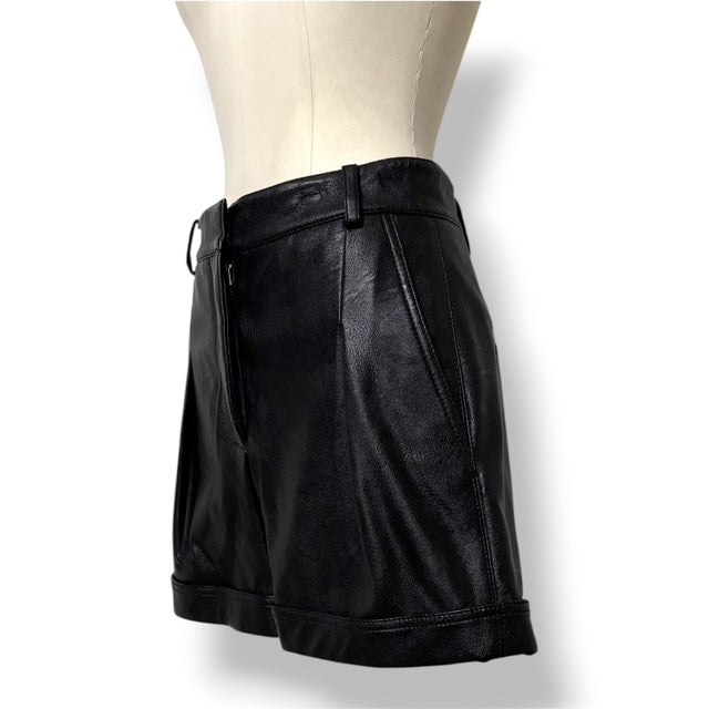 Shorts de Piel Vegana Stella McCartney – Negro Elegante