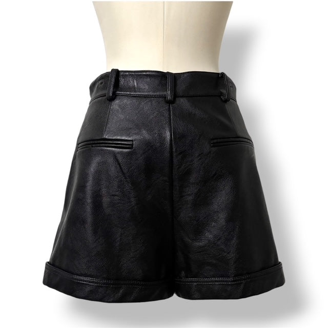Shorts de Piel Vegana Stella McCartney – Negro Elegante