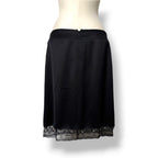 Falda Lencera Midi de Seda Negra Chanel con Bajo de Encaje