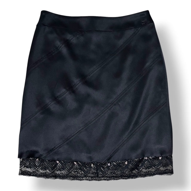 Falda Lencera Midi de Seda Negra Chanel con Bajo de Encaje