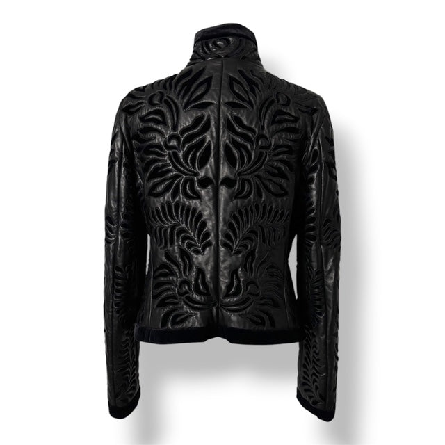 Chaqueta de Piel Negra con Calados Láser y Detalles de Terciopelo – Armani Collezioni