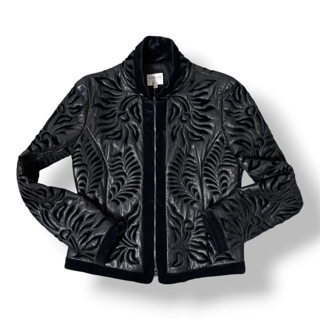 Chaqueta de Piel Negra con Calados Láser y Detalles de Terciopelo – Armani Collezioni