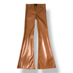 Pantalones Acampanados de cuero sintético de Alice + Olivia