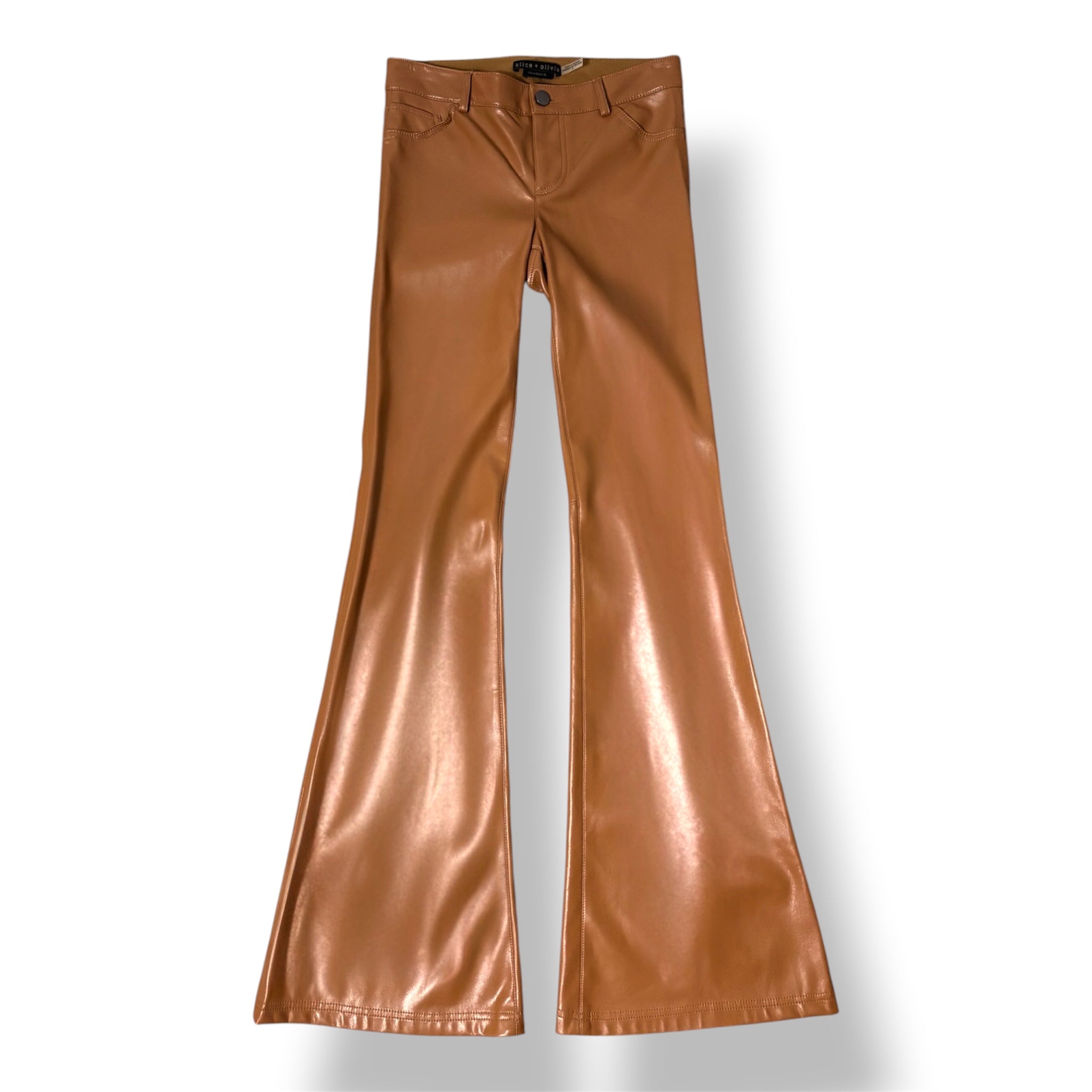 Pantalones Acampanados de cuero sintético de Alice + Olivia