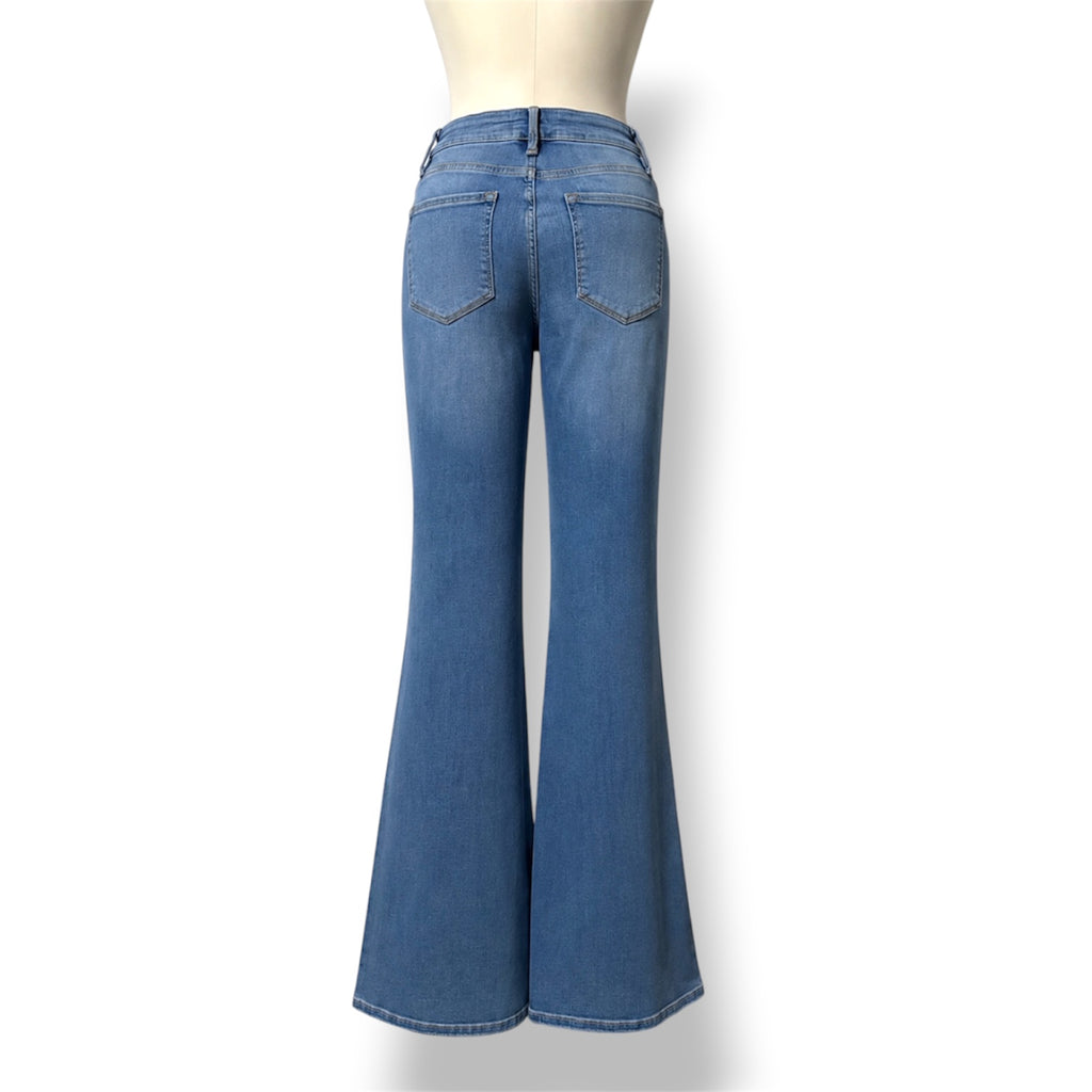 Jeans Flare de Tiro Alto de Frame – El Estilo Setentero que Estiliza tu Figura