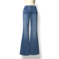 Jeans Flare de Tiro Alto de Frame – El Estilo Setentero que Estiliza tu Figura