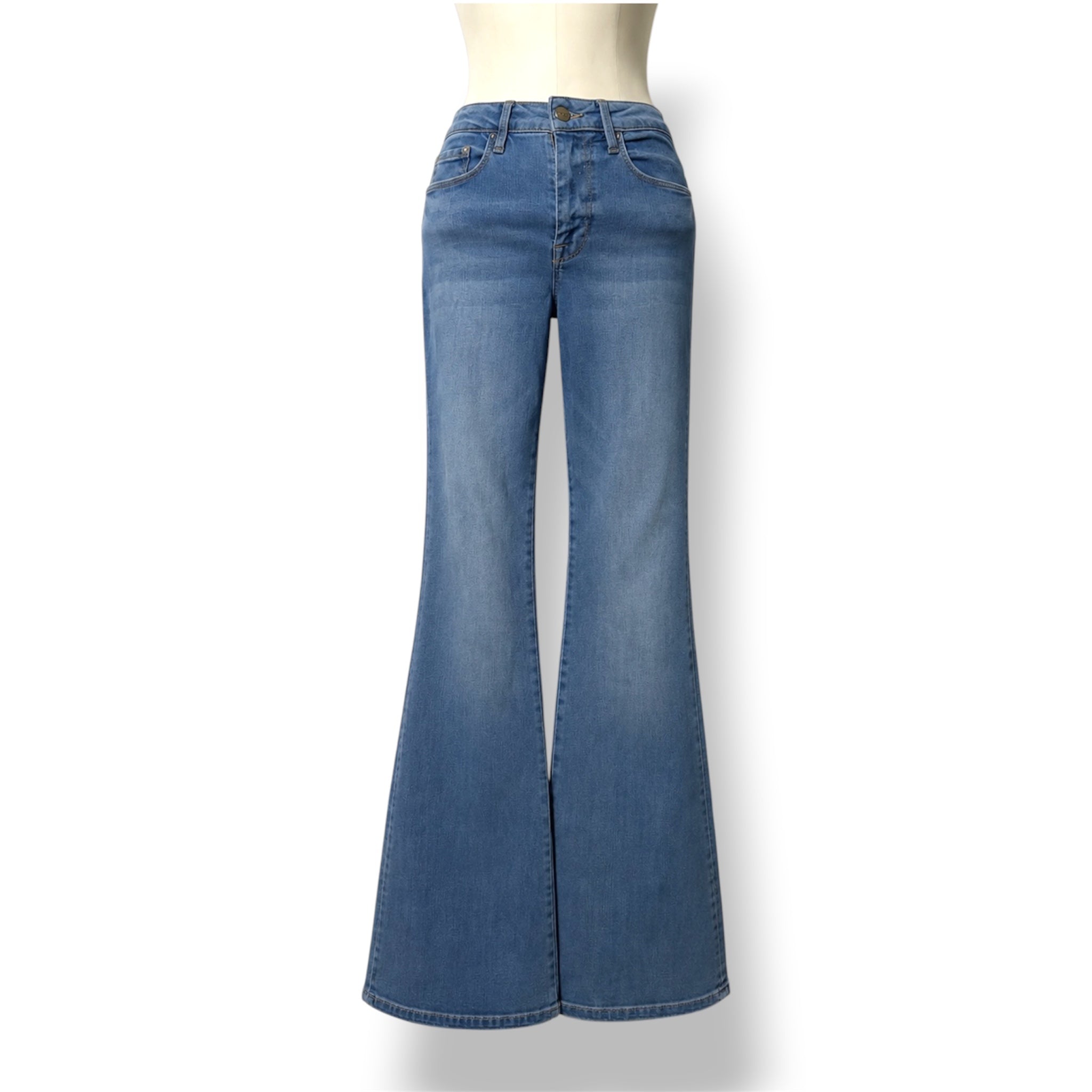 Jeans Flare de Tiro Alto de Frame – El Estilo Setentero que Estiliza tu Figura