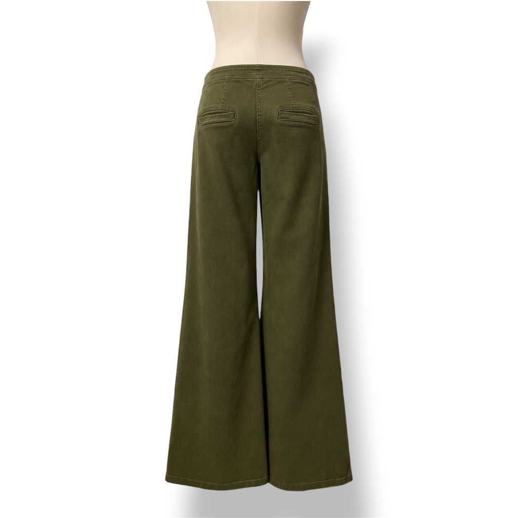 Vaqueros Balmain de Cintura Baja en Verde Caqui: El Nuevo Icono del Lujo Urbano