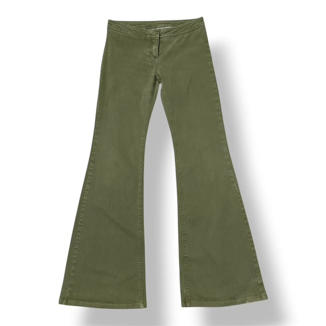 Vaqueros Balmain de Cintura Baja en Verde Caqui: El Nuevo Icono del Lujo Urbano