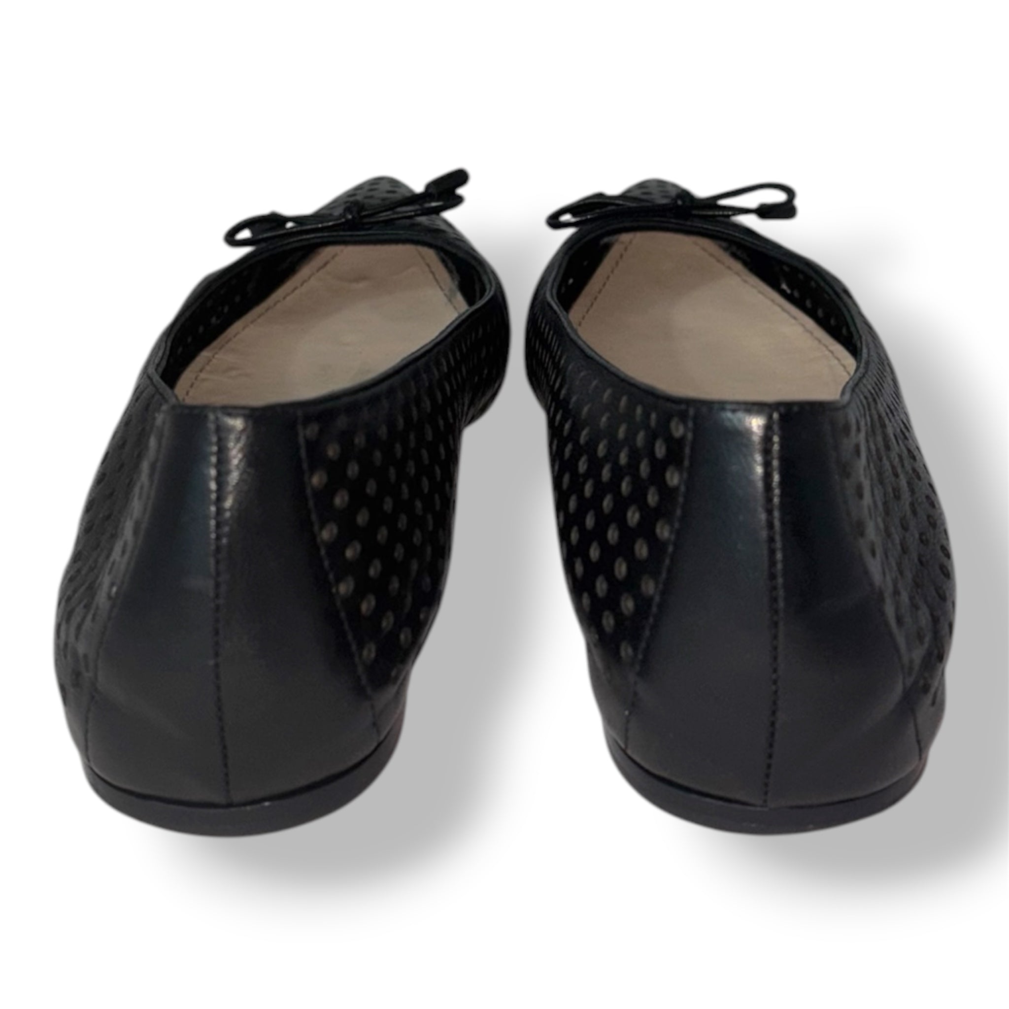 Zapatos Planos Negros Tipo Bailarina Prada Milano Perforados con Lazo