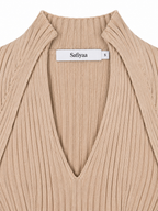 Conjunto Safiyaa Nouvel de top de tirantes y torerita beige – Talla S