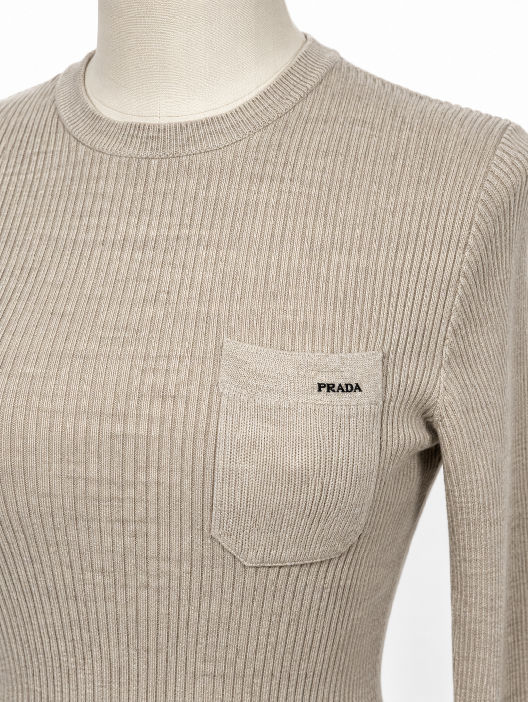 Jersey Prada de punto canalé beige con bolsillo – Talla 40